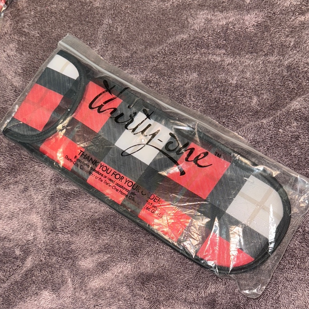 Thirty-One Red and Black Checkered Case Thermal Pouch